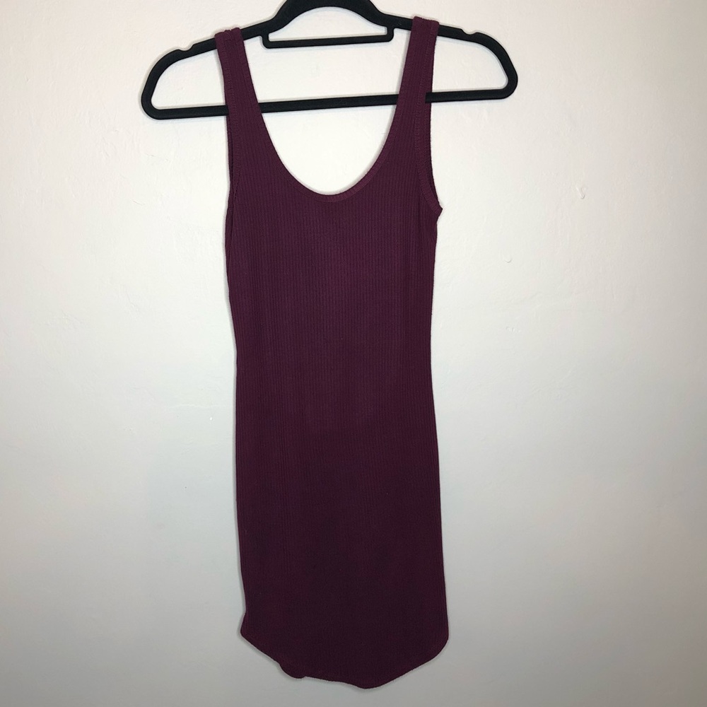 Burgundy fitted dress (Windsor)